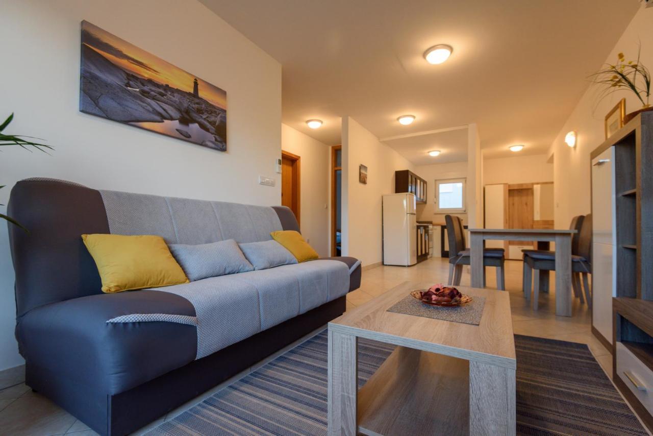 Apartman Karmela Zadar Exteriör bild